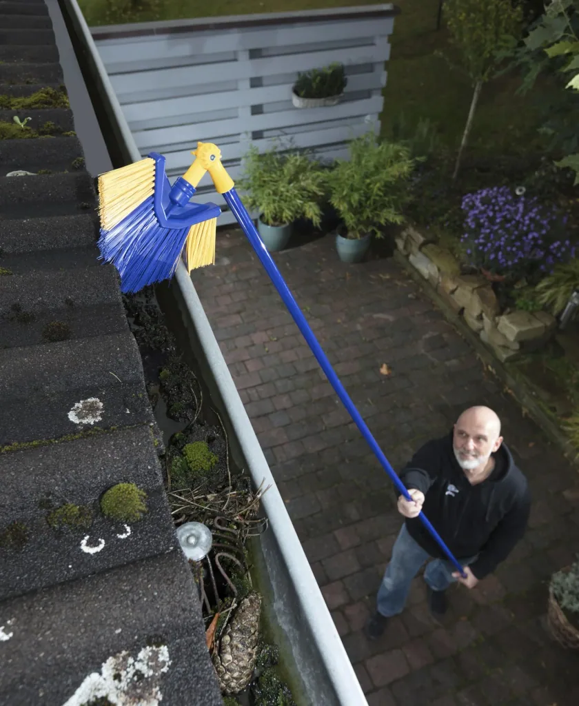 Telescopic broom - ideal for gutter cleaning