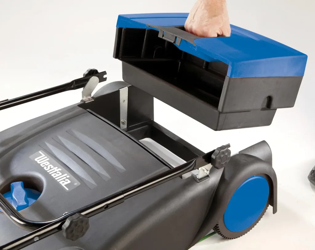 Sweeper, 70 cm working width, 14 litre dirt container