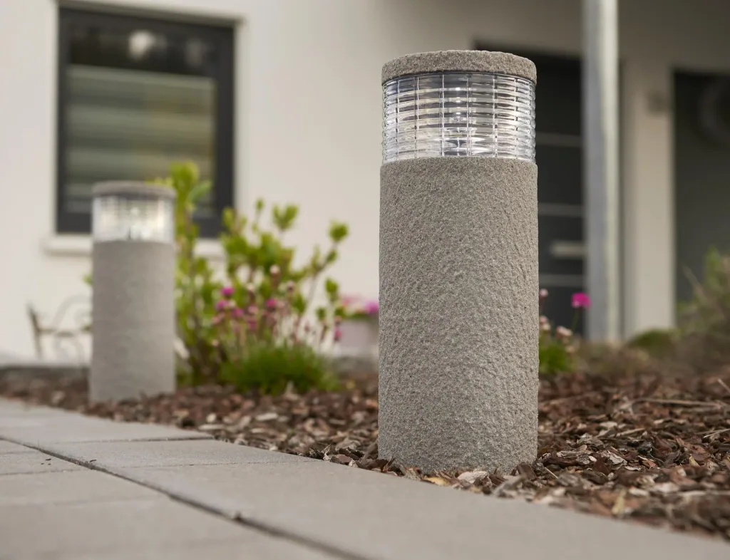 Solar garden light in a modern stone look - 2 pieces