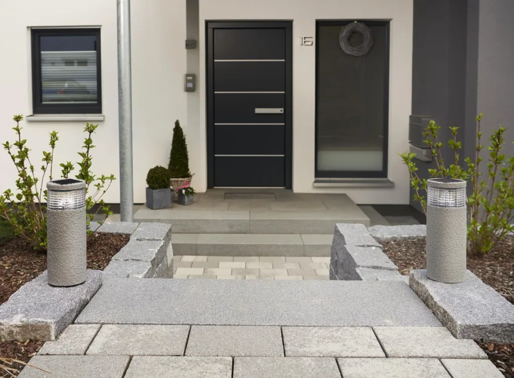 Solar garden light in a modern stone look - 2 pieces