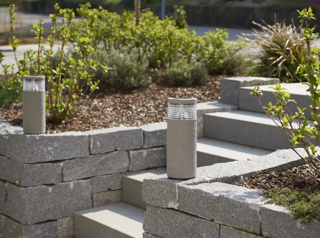 Solar garden light in a modern stone look - 2 pieces