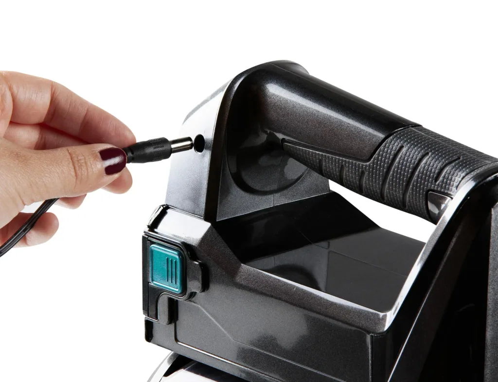 Cordless cyclone hand/floor vacuum cleaner 22.2 Volt