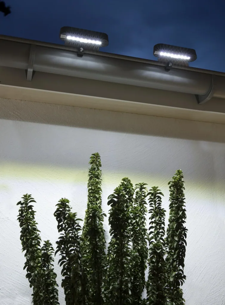 Solar LED gutter light - 2 pieces