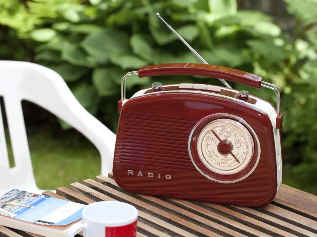 Large nostalgic portable radio