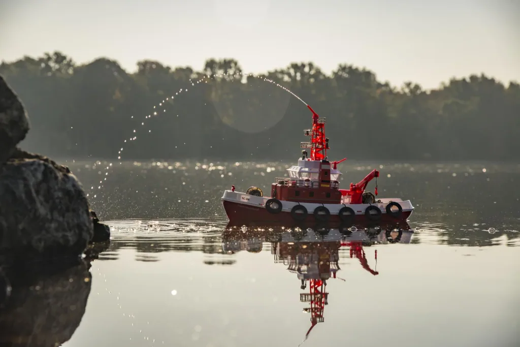 RC-Feuerlöschboot TC-08 2.4G 100% RTR
