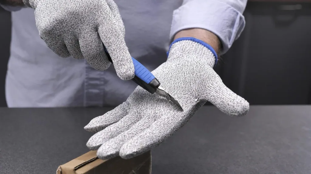 Cut protection gloves, set of 2, 1 pair, universal size
