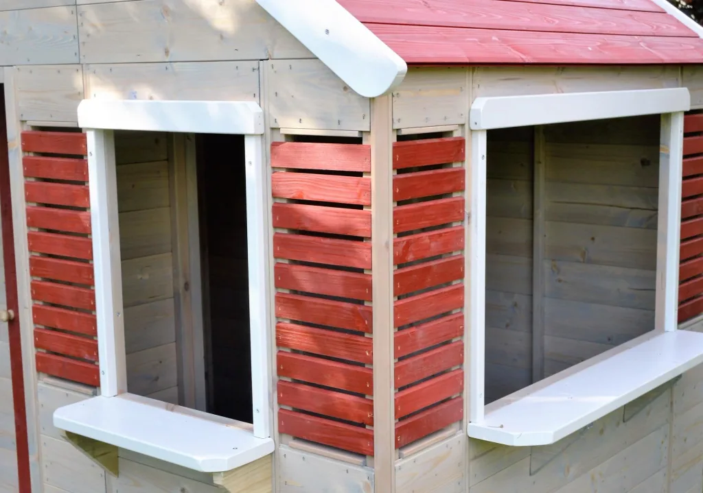 Wendi Toys Crocodile Playhouse 120×155×168 cm Natural/Red – Veranda & Movable Shutters