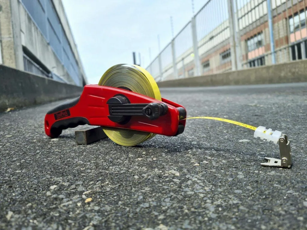 Frame tape measure "Bolton" 30 meters