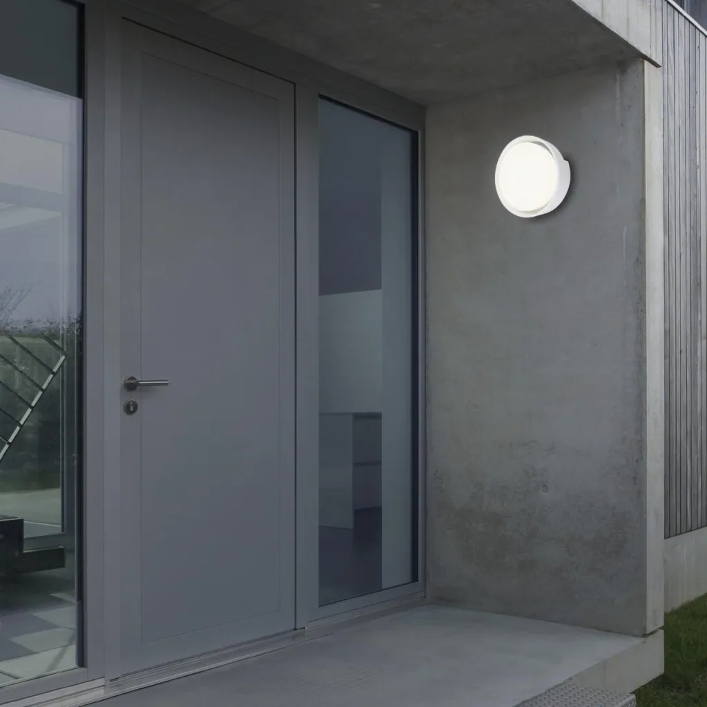 GENUA LED outdoor wall light, white, IP44, 18 watts, 1,500 lm, 4,000 K