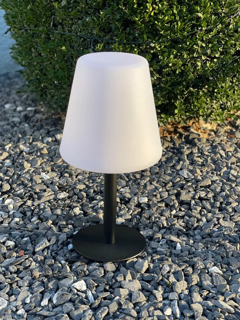 stylish LED solar outdoor lamp