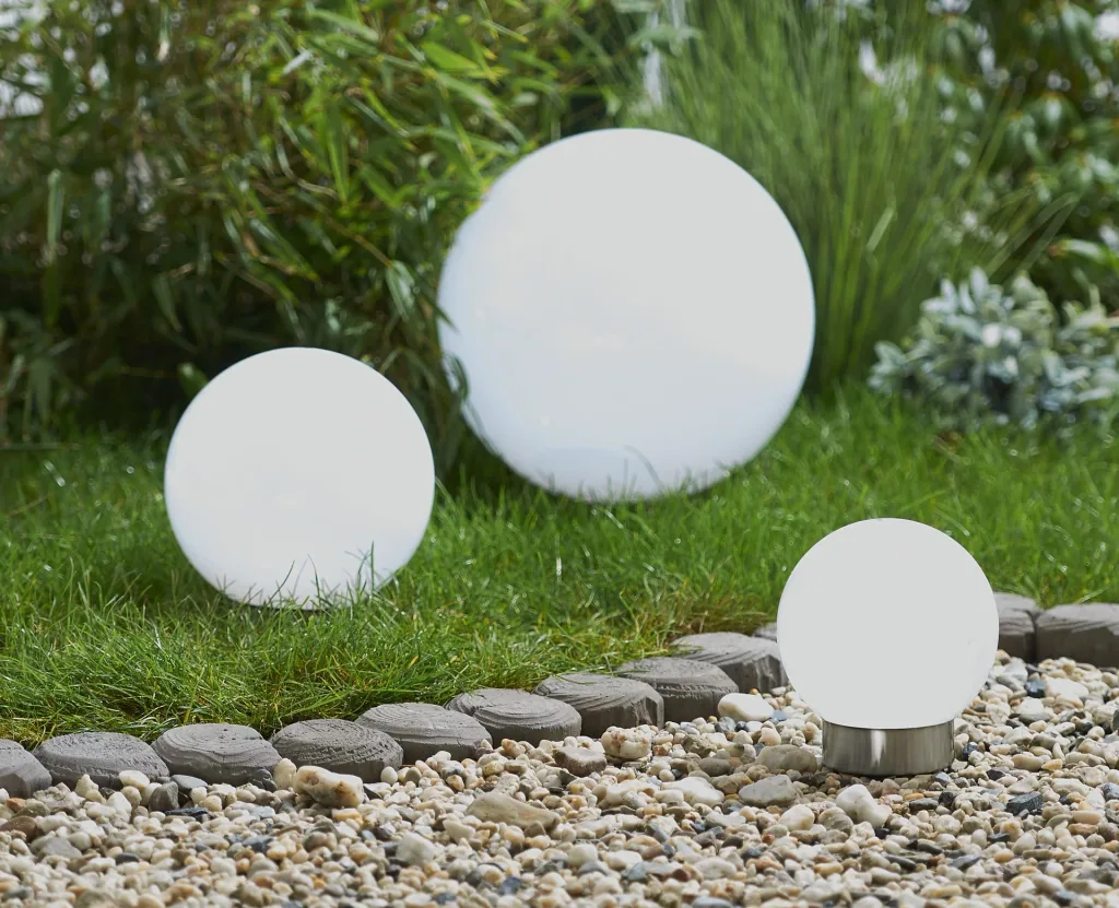 Solar ball with white and color changing LED - 30cm