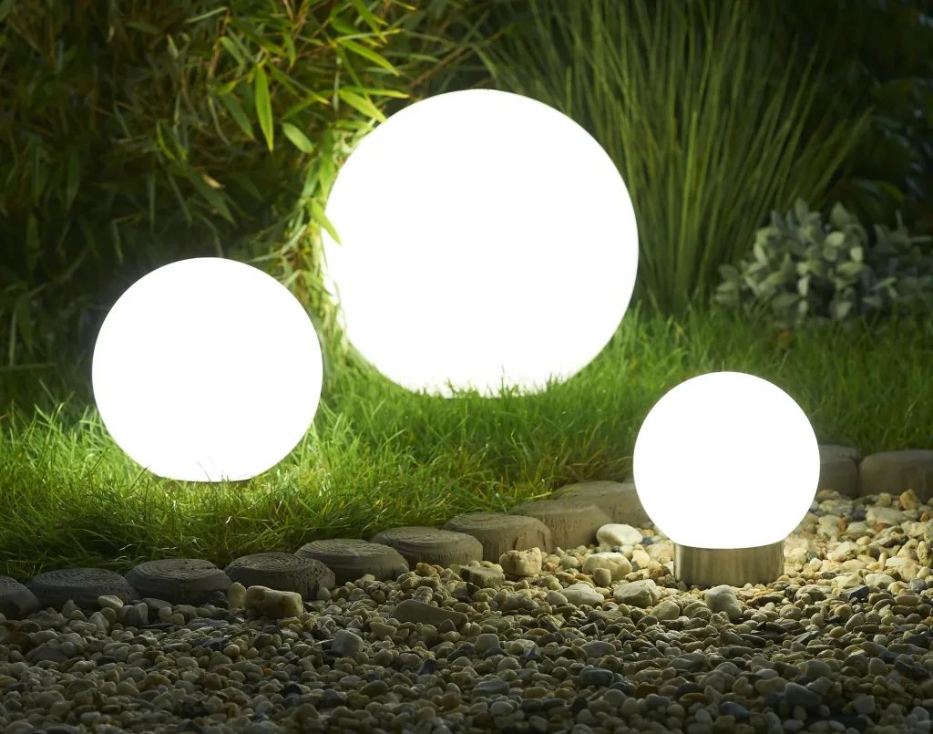 Solar ball with white and color changing LED - 30cm