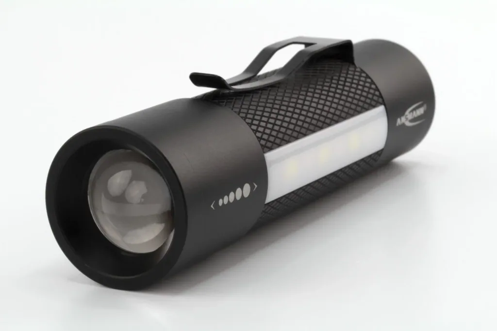 Multifunctional flashlight 3-in-1 - focusable flashlight, work light and signal light