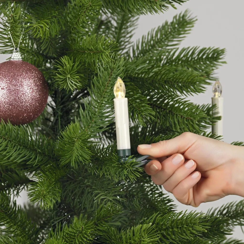 Wireless LED Christmas tree candles, cream-white, battery-operated, with clip holder and remote control, warm white, 16 pieces