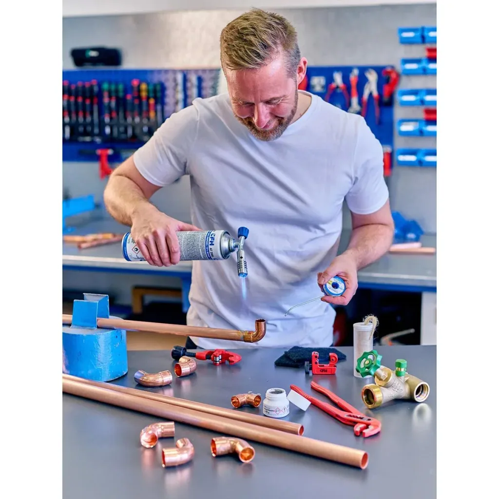 Compact multifunctional soldering torch with powerful turbo - 700 °C
