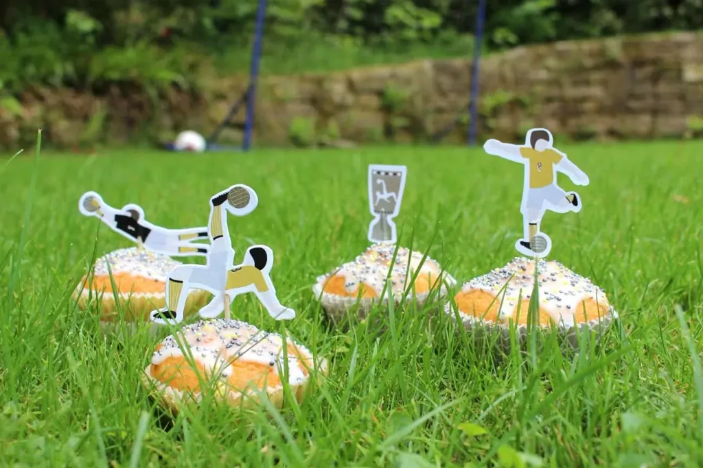 Ava & Yves gift paper bags football
