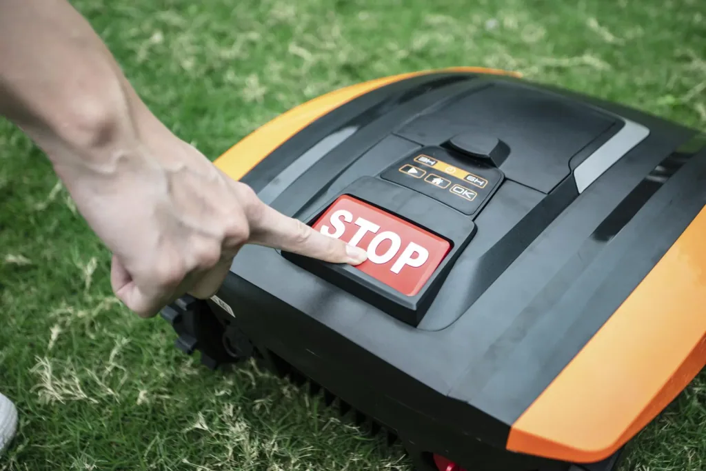 Robotic lawnmower EASYMOW 260B - up to 260 m²