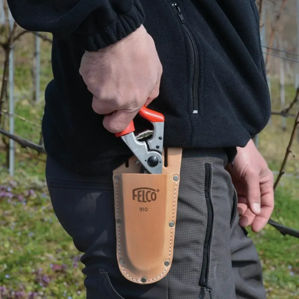 Leather carrier No. 910 with belt clip