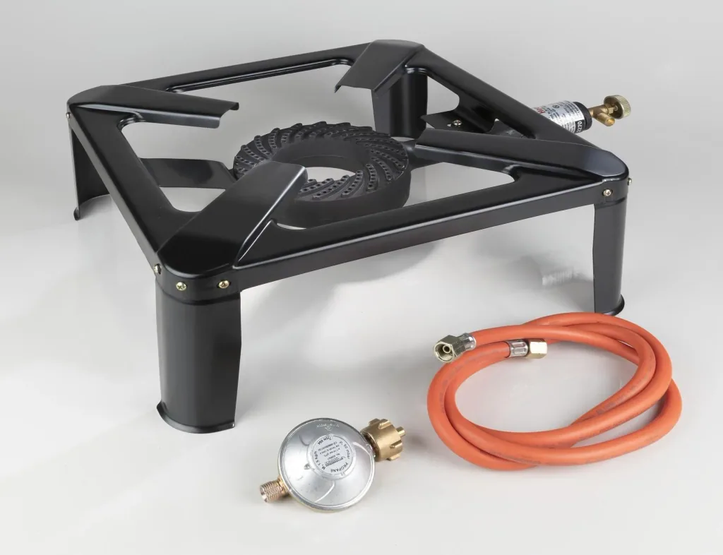 Stool cooker including hose and regulator