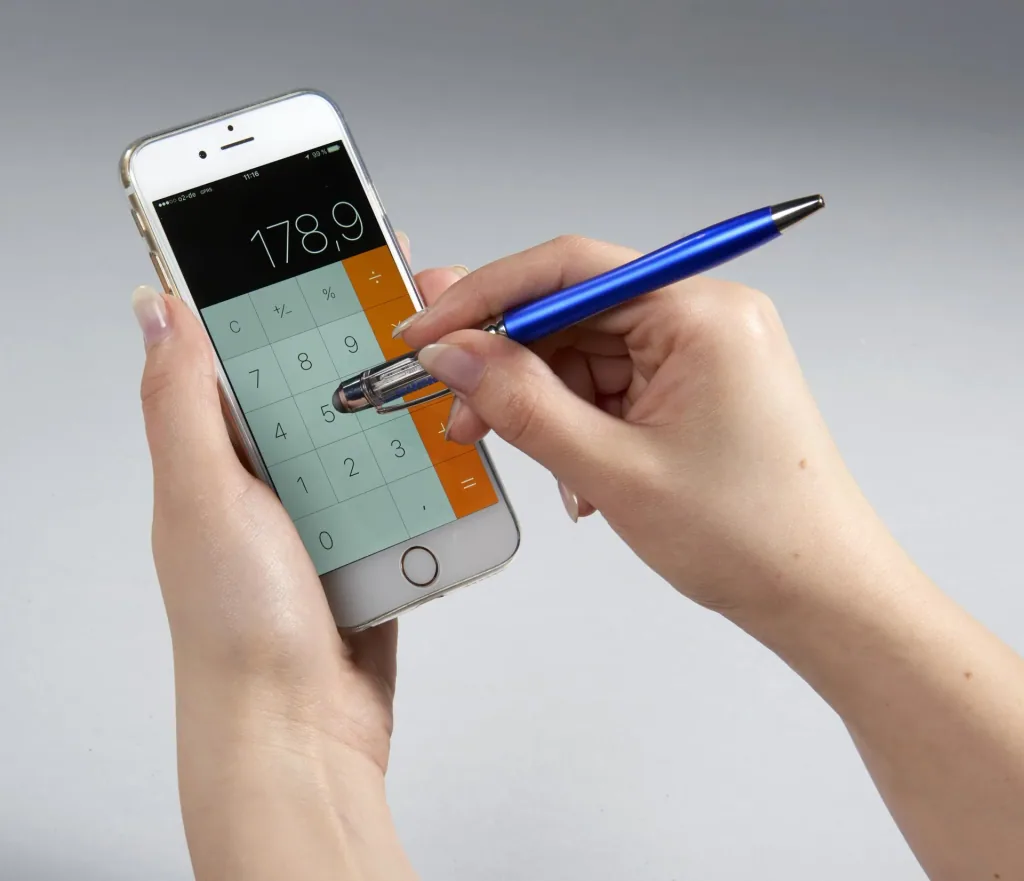 Ballpoint pen with thermometer