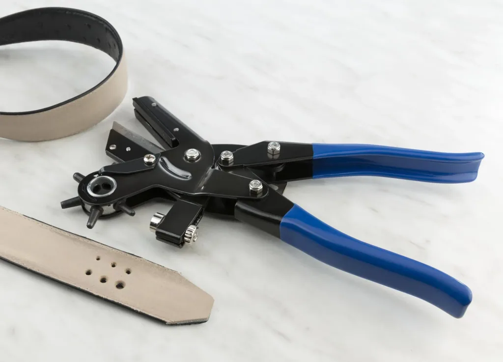 Hole punch and multifunctional scissors 2 in 1