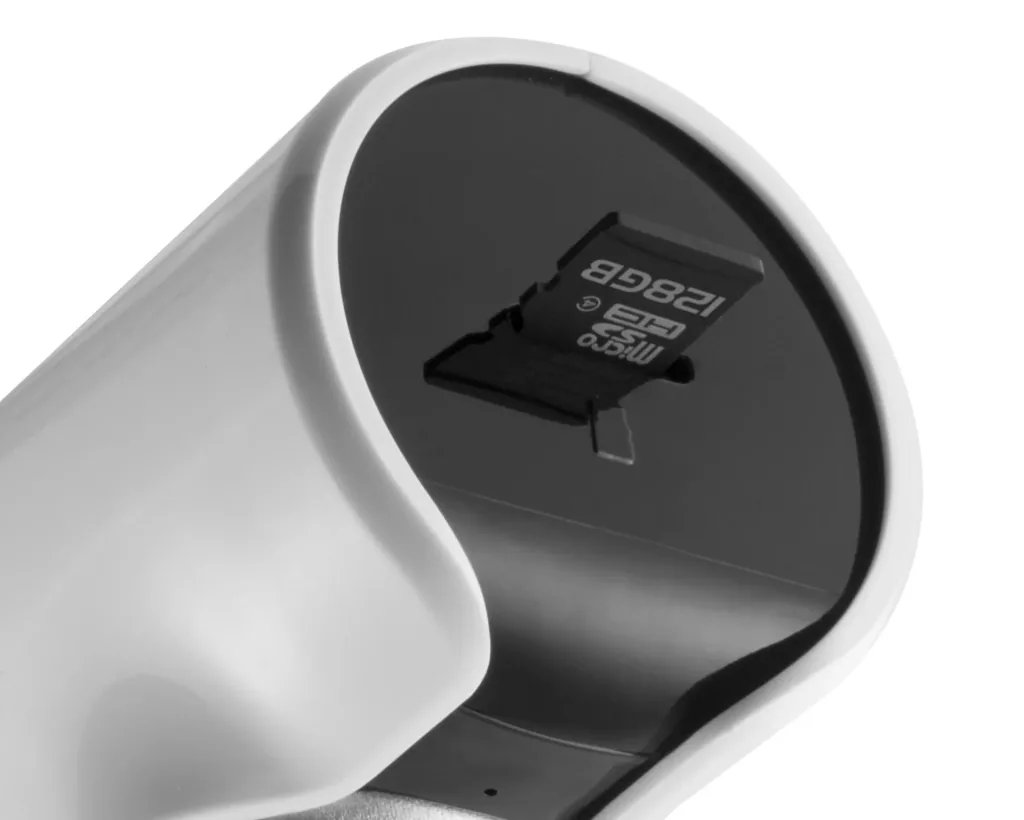 IP security camera with 180° panoramic viewing angle