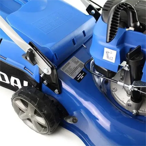 Self-propelled lawn mower with 139cc OHV four-stroke petrol engine 42cm