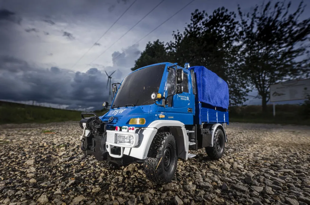 Vehicle MB Unimog U300 THW 2.4 GHz 100% RTR 1:12