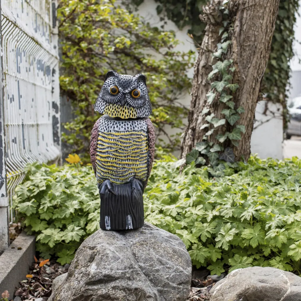Bird repellent, owl