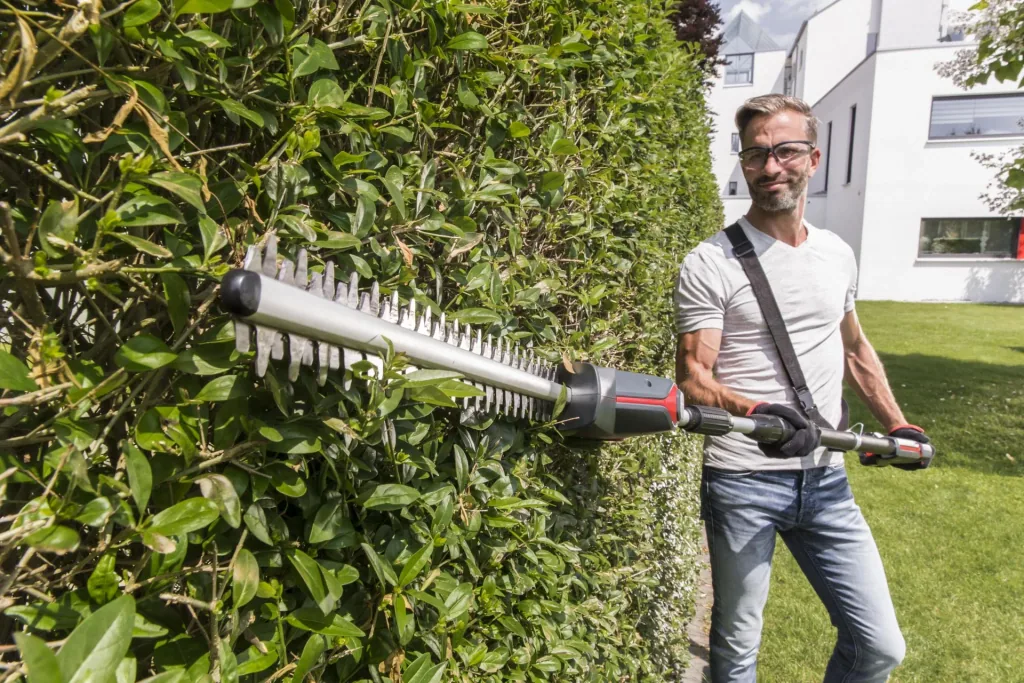 18 V BOSCH HOME AND GARDEN COMPATIBLE Cordless High Hedge Trimmer HTA 1845 including battery and charger