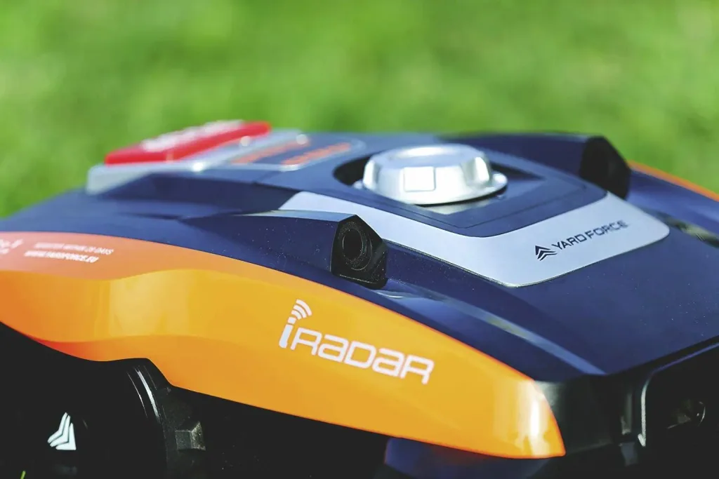 Robotic lawnmower Compact 400RiS - up to 400 m²
