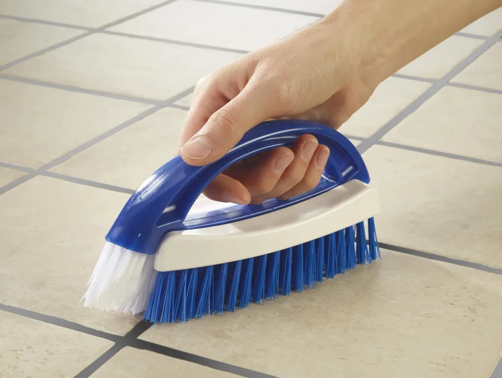 2-in-1 grout/tile brush