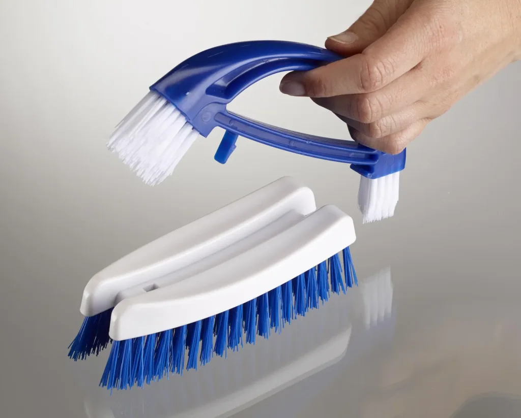 2-in-1 grout/tile brush