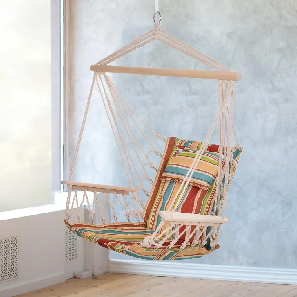 Hanging chair with pillow multicolored