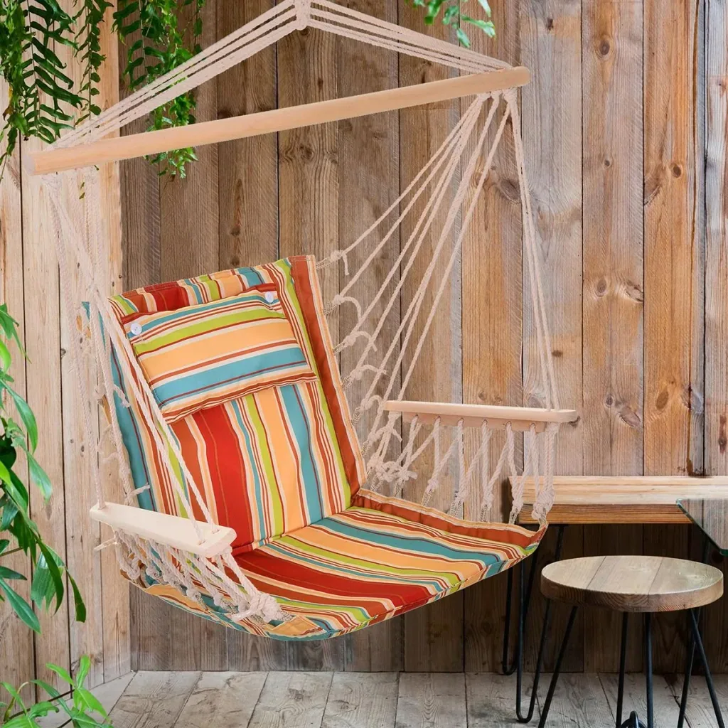 Hanging chair with pillow multicolored