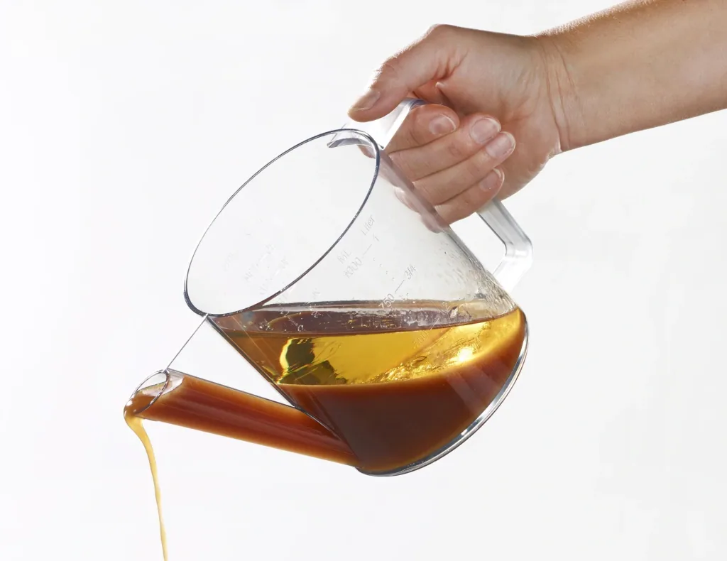 Fat-removing jug