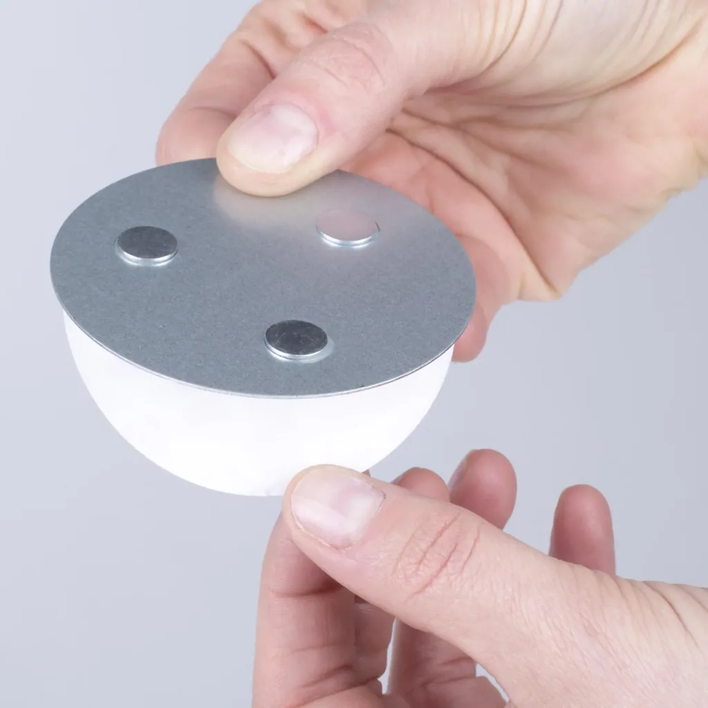 Magnetic mounting for smoke detectors - 4 pieces