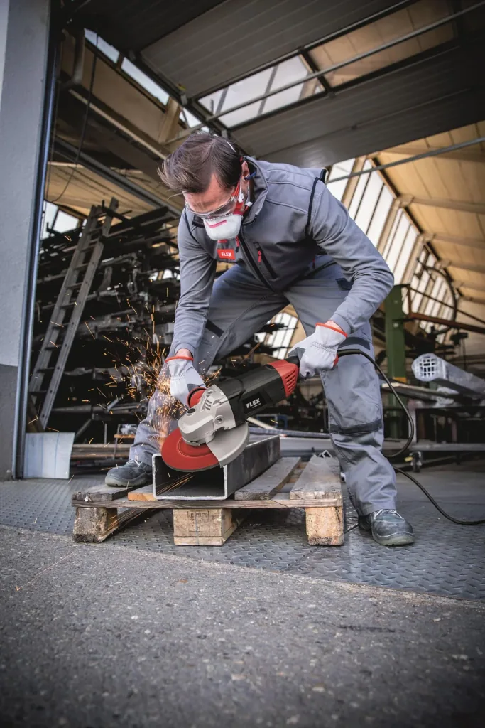 Angle grinder L 2200 230