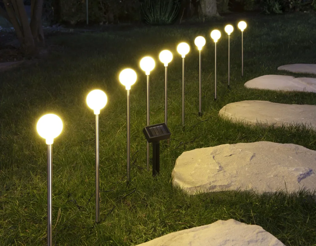 Solar ball light chain with solar panel, warm white