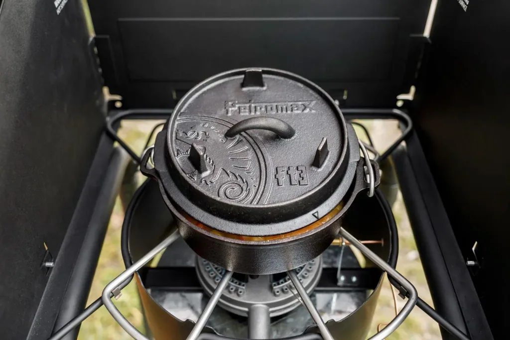 Dutch oven (3 qt) flat bottom (without feet)