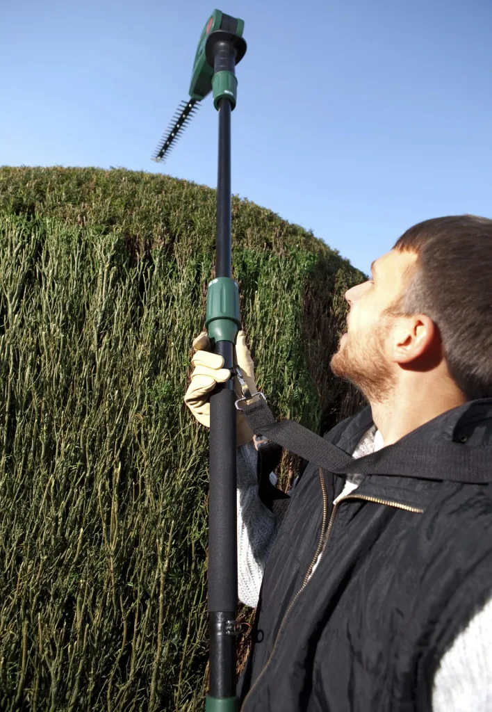 Telescopic electric hedge trimmer GM 5040