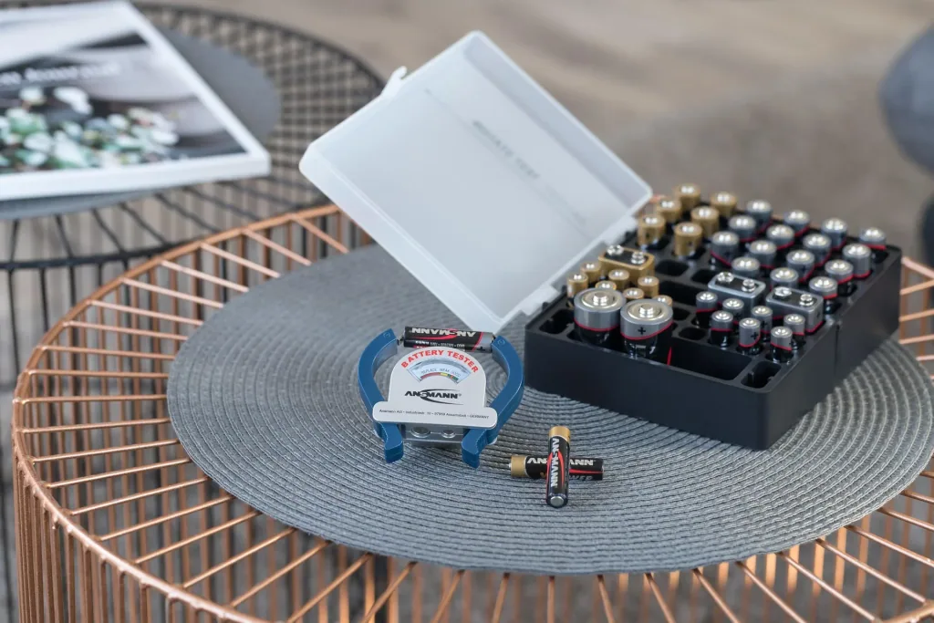 Accumulator and battery tester