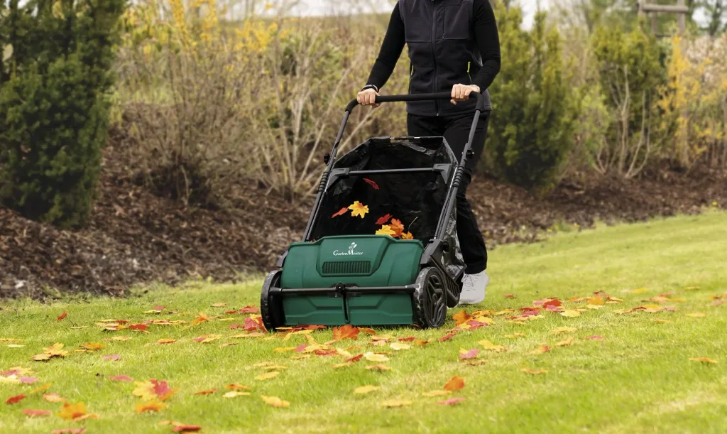 Leaf and sweeping collector GM-LS360