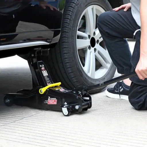 2-part car jack with housing