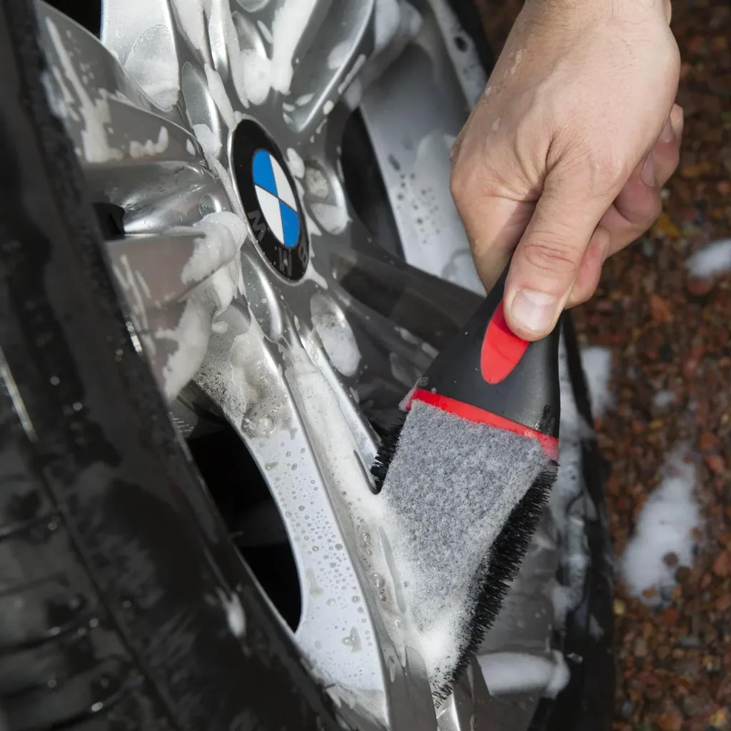 Rim and tire cleaning set