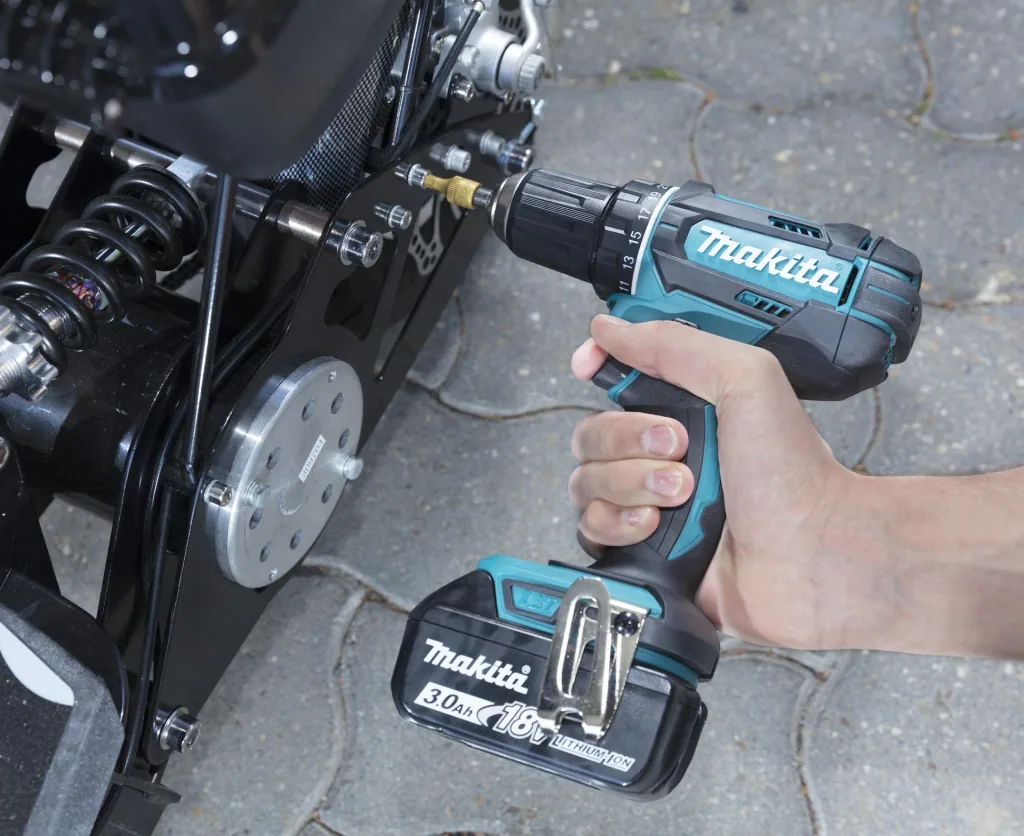Cordless drill driver 18 Volt / 3.0 Ah DDF482RFJ