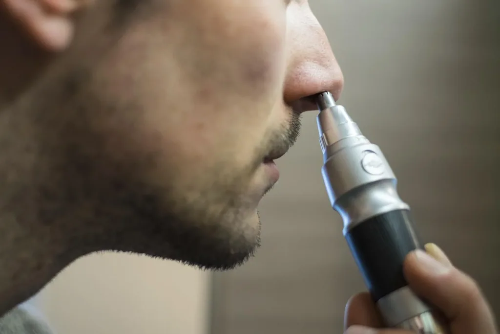 Nose and ear hair trimmer