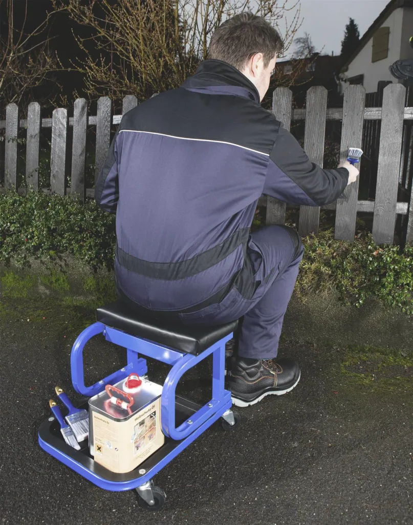 Rolling seat with drawer