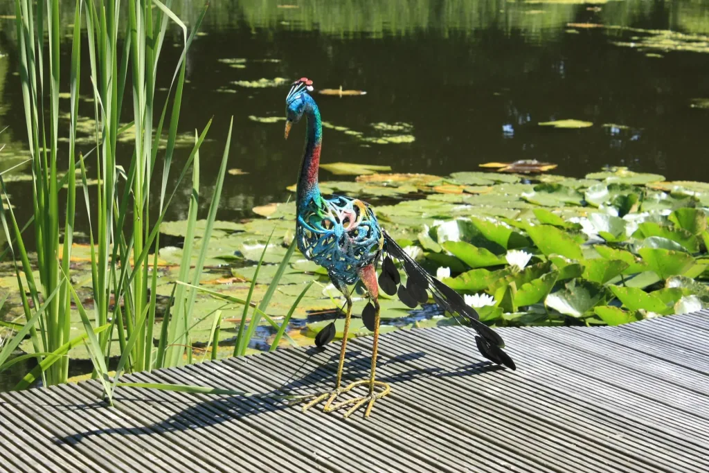 Metal decorative peacock Clyde with LED - solar powered