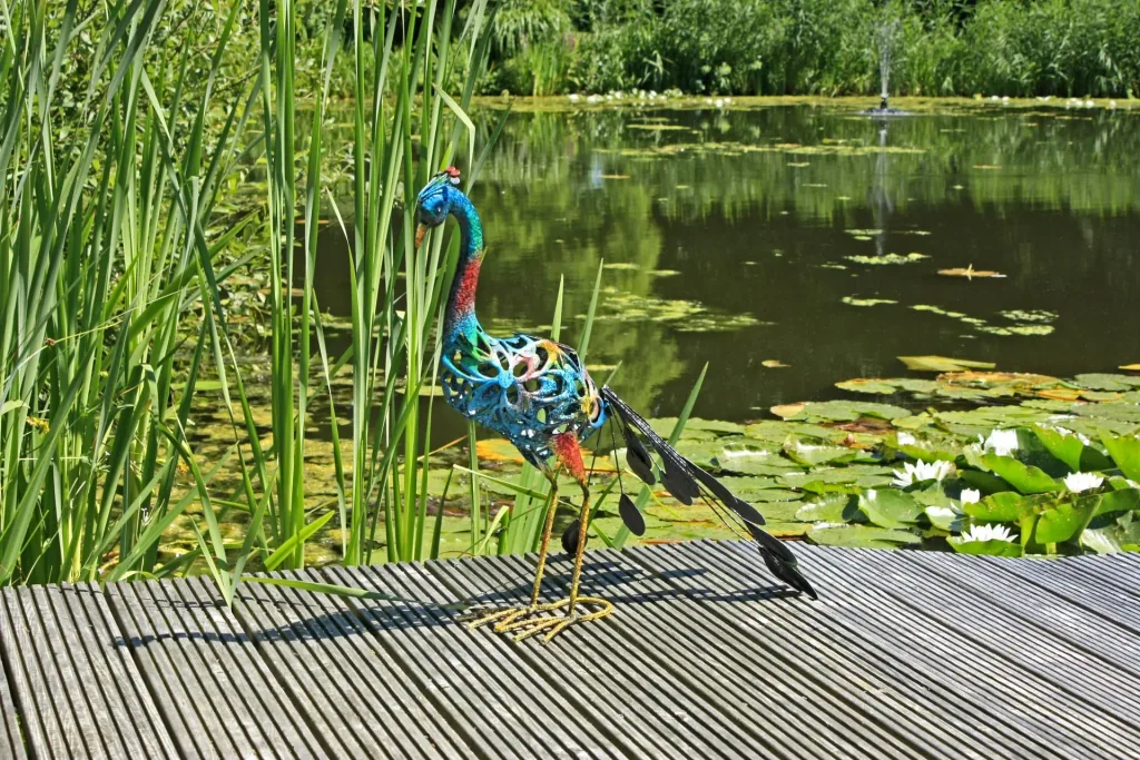 Metal decorative peacock Clyde with LED - solar powered
